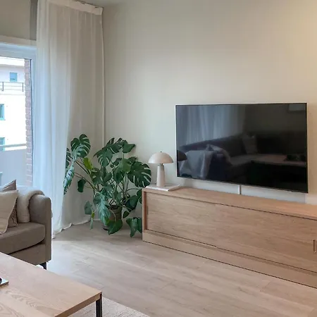 4 Bedroom Beautiful In Lägenhet *