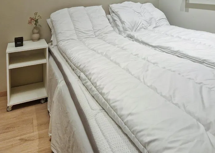 4 Bedroom Beautiful In Lägenhet
